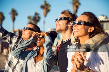 Friends in Santa Monica - Los Angeles having fun on the promenade